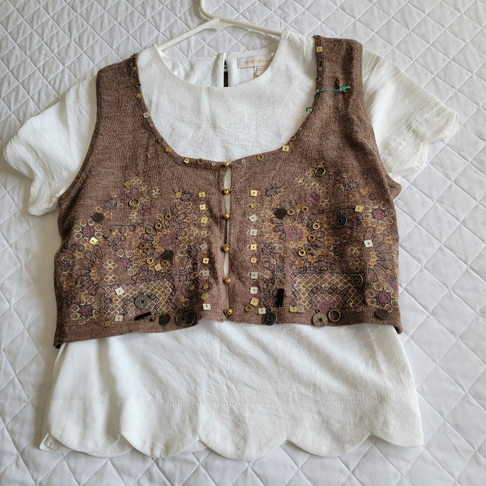 CUE&EMM NWT Handmade wool sweater vest. Brown with embellishments. SZ M